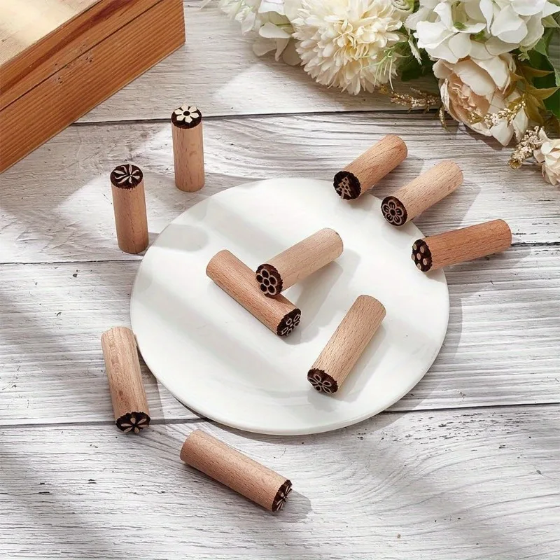 

10pcs Round Wooden Carved Stamps Clay Modeling Pattern Kit Pottery Tools Stamp Natural Wood Block Stampers for Ceramic Crafts