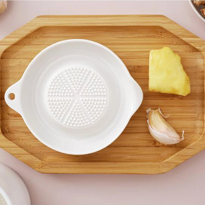 

White Simple Style Ceramic Ginger Grater Tool Hand Grinder Garlic Masher Portable Porcelain Carrot Ginger Grinding Kitchen Tool