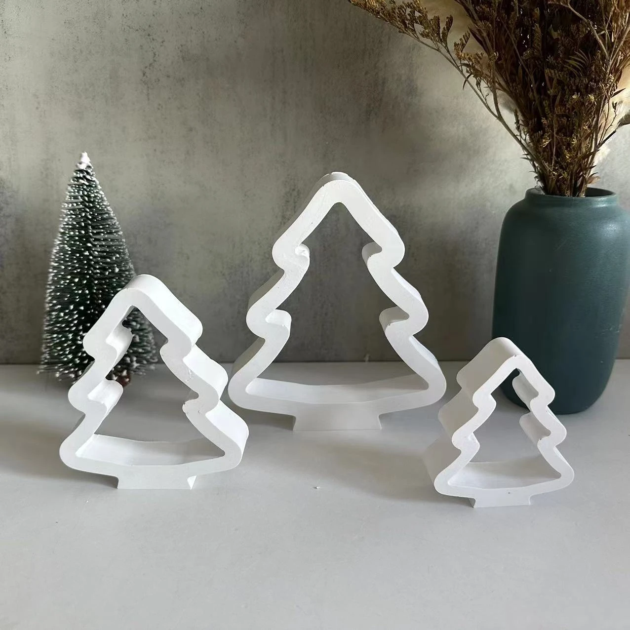 Hollow Christmas Tree Gypsum Plaster Mold DIY Home Decoration Ornament Concrete Cement Tree Plant Silicone Mold Epoxy Resin Mold