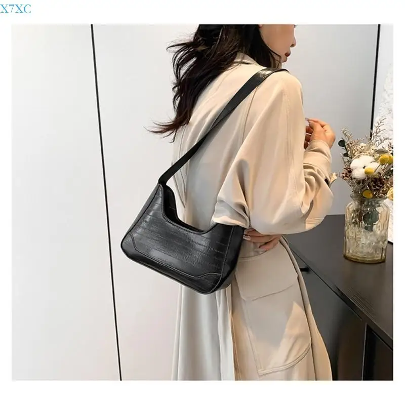 

X7XC Trendy Womens Casual Chain Shoulder Bag Solid Color PU Leather Underarm Handbag