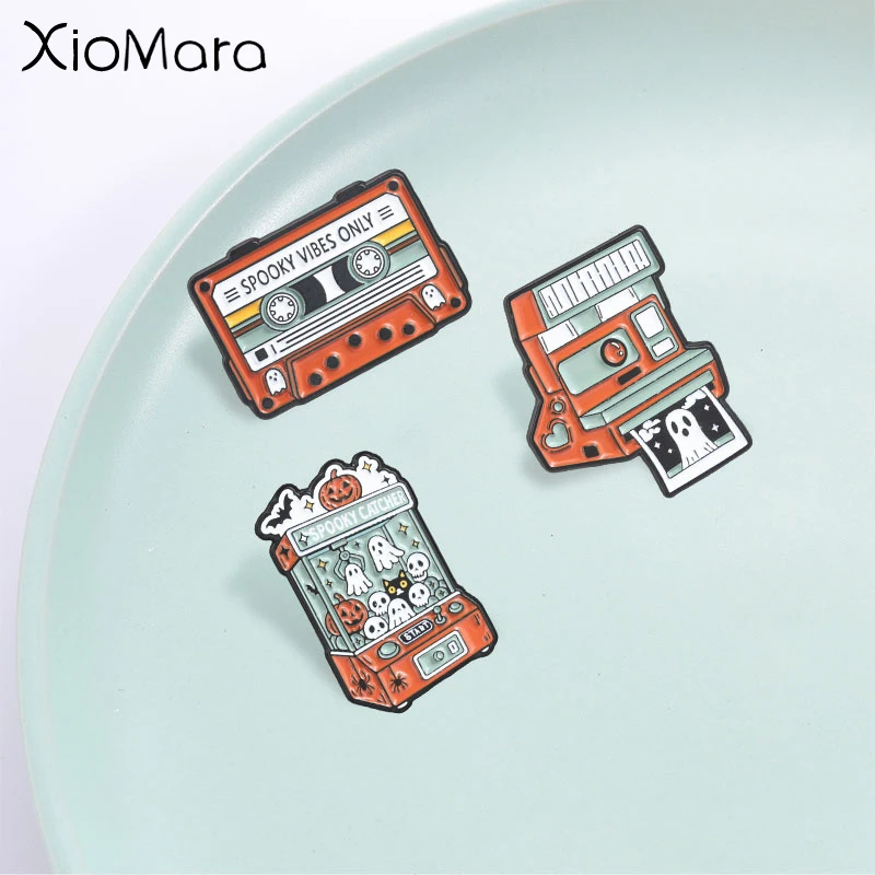 Retro Gruselig-Mysteriöser Emaille-Pin, Spoojy Catcher, Spoojy Kamera- und Kassettenband-Abzeichen, Mode-Accessoire, Geschenk für Freunde