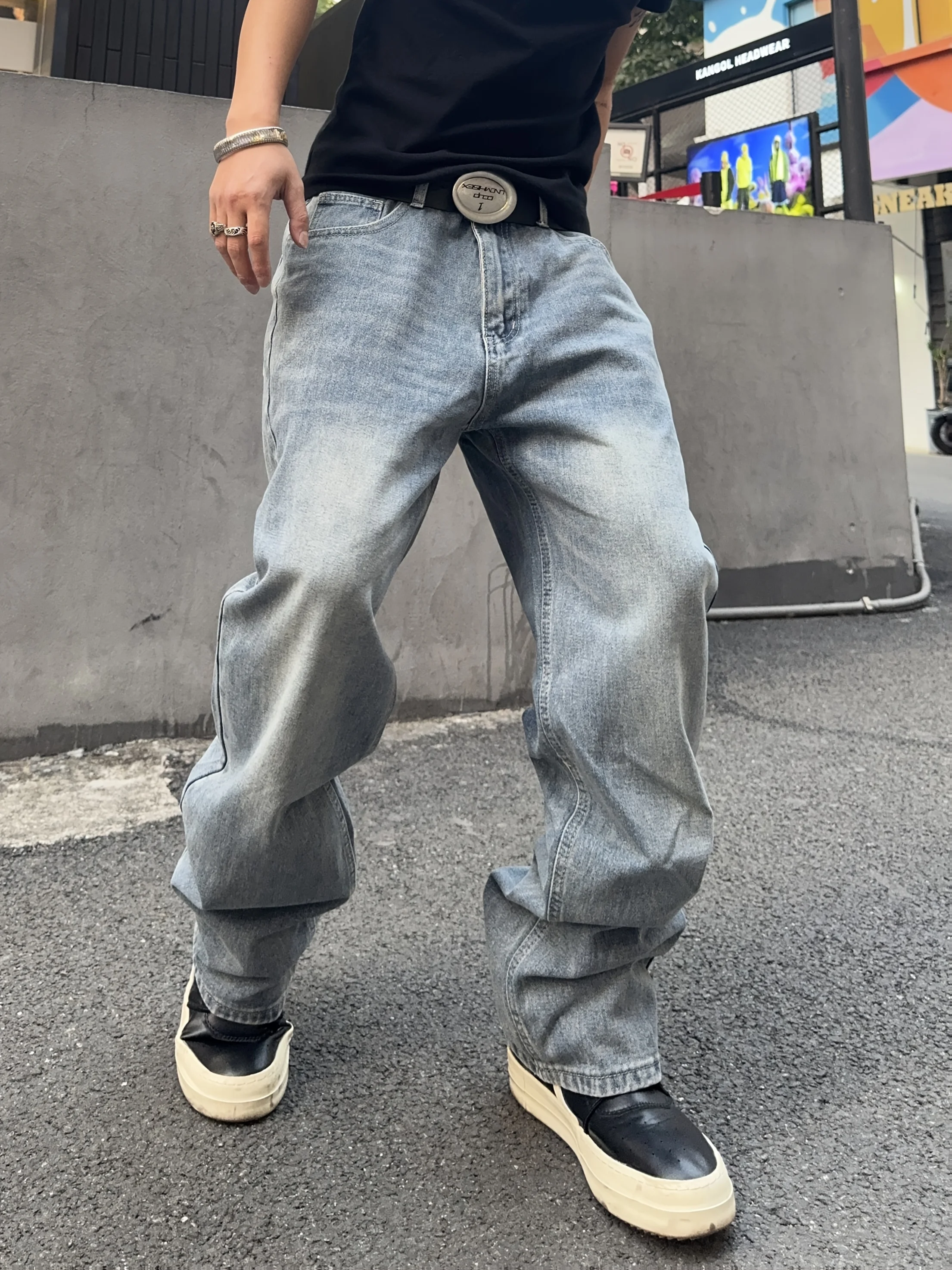 

Men's Y2K Hip Hop Baggy Jeans - 90s Retro Wide Leg Denim Pants Casual Loose Fit Trousers Streetwear with Pockets