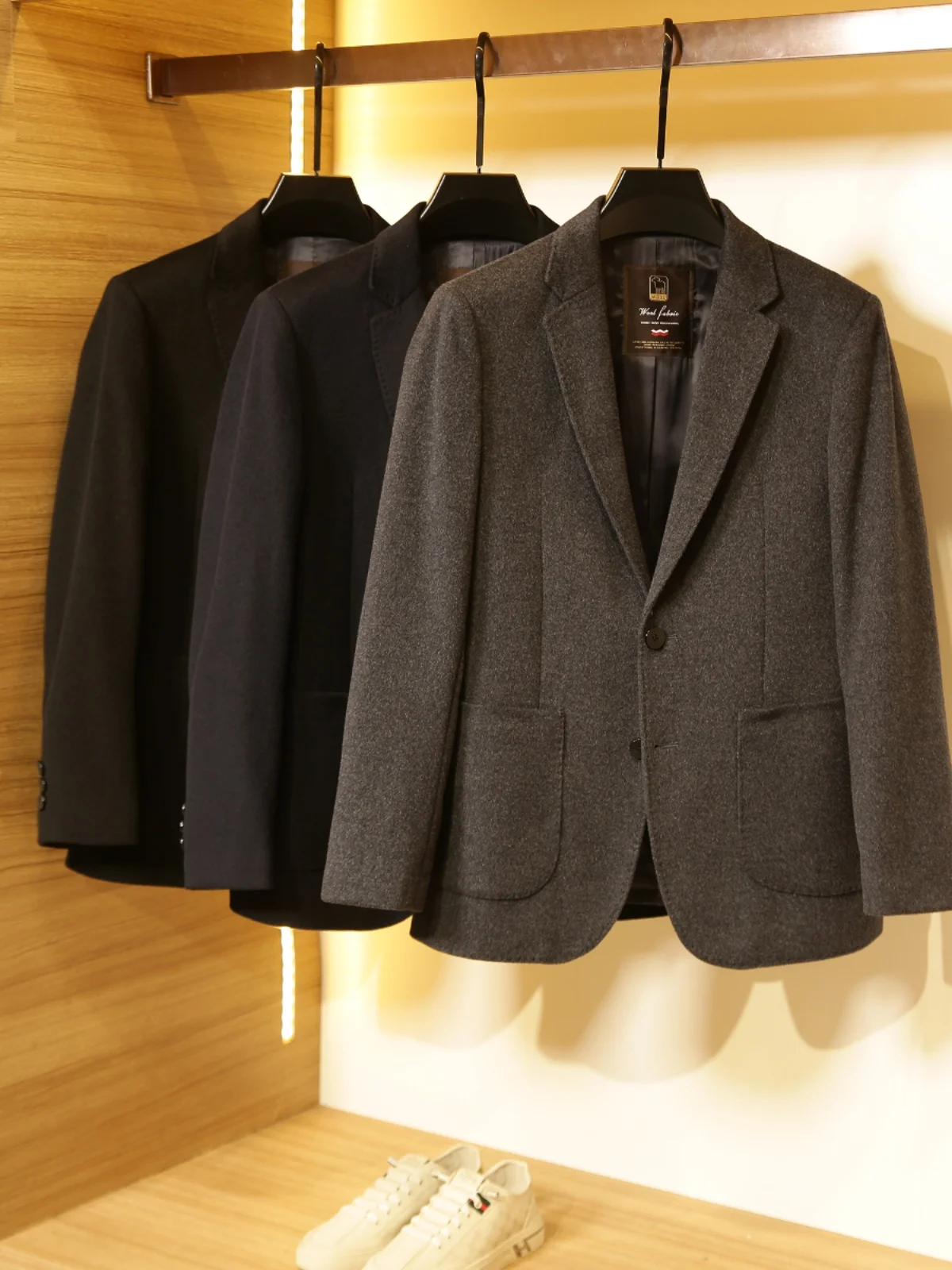 

Элитный шерстяной костюм-двойка из смесовой ткани для осени и зимы, повседневный деловой стиль, модный приталенный крой, длинный рукав, на двух пуговицах