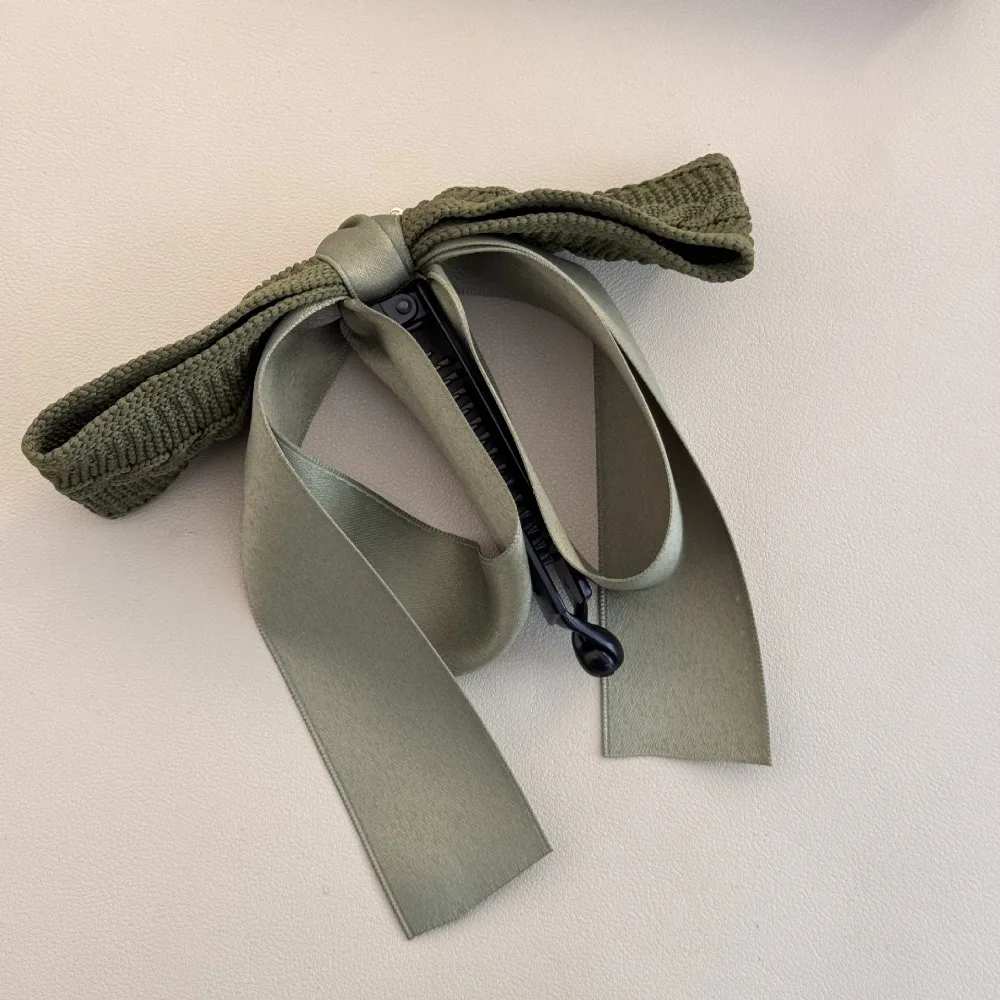 

Non-Slip Knitted Bow Banana Clip Large Size High Ponytail Bowknot Ribbon Hair Clip Retro Headdress Vertical Clip Female