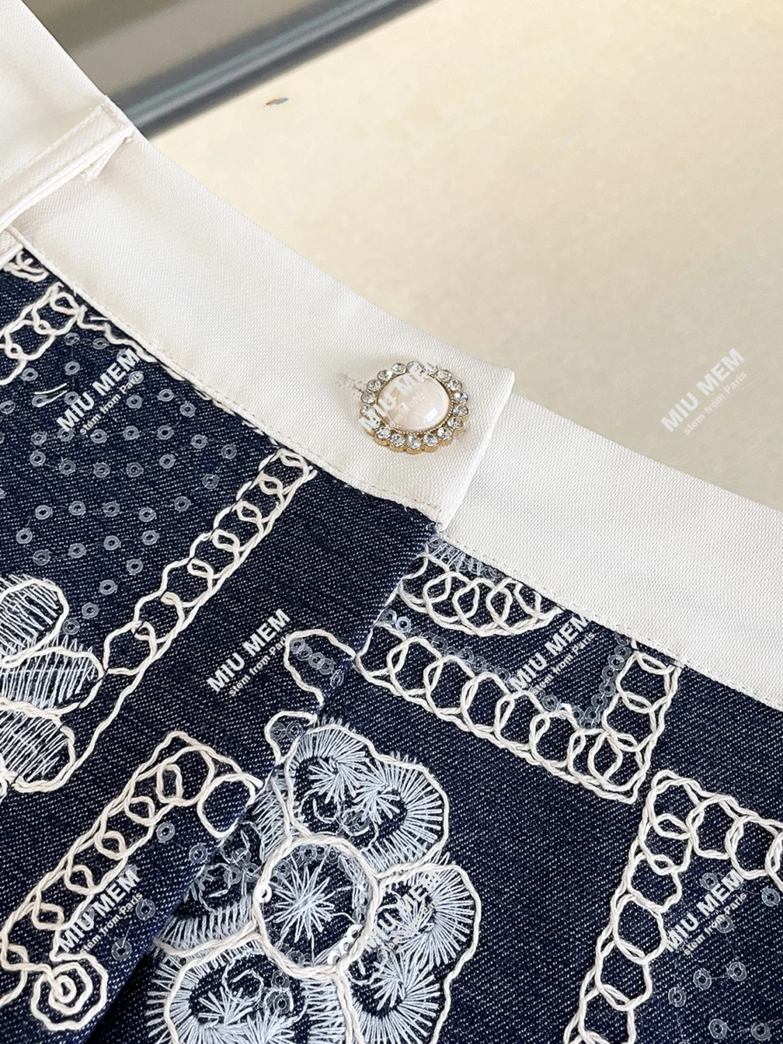 

South Oil High-End Women's Spring Summer Vintage Floral Embroidery Denim Vest orts Set Faionable Collar Button down