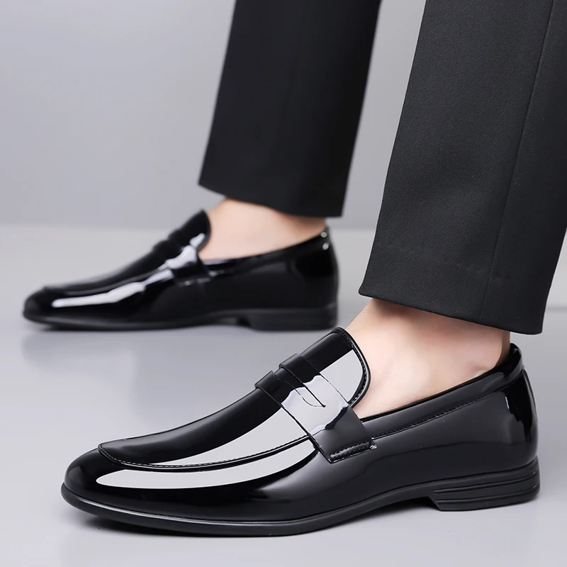 Spring Bright Low Heel Pointed Black Loafers Brand Comfortable Business Wedding Best Man Shoes Classic Moccasin Leather Shoes