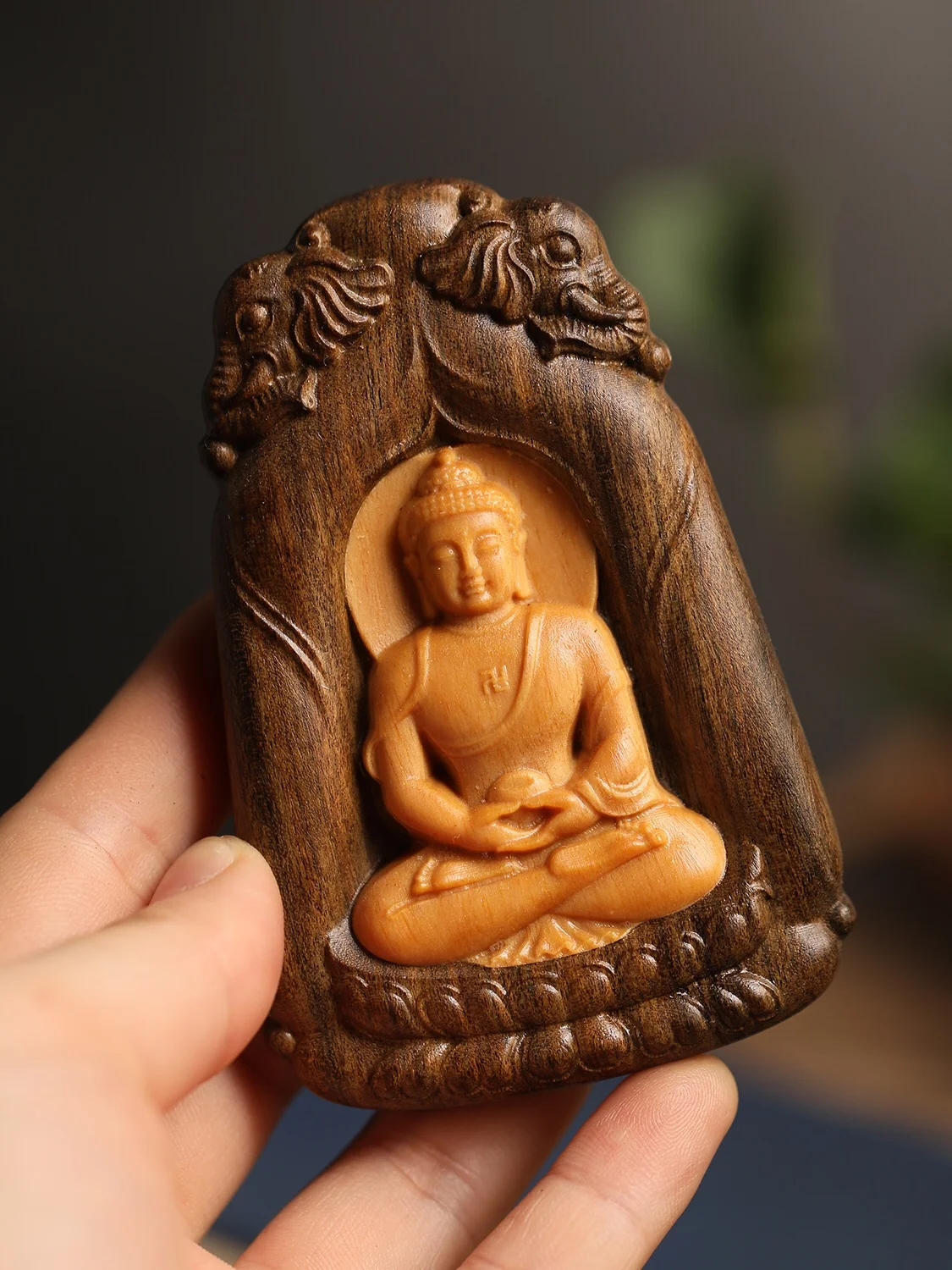 Agarwood Daari Buddha brand man pendant inlaid with boxwood pendant Wooden car pendant carry-on tag relief hanging decoration