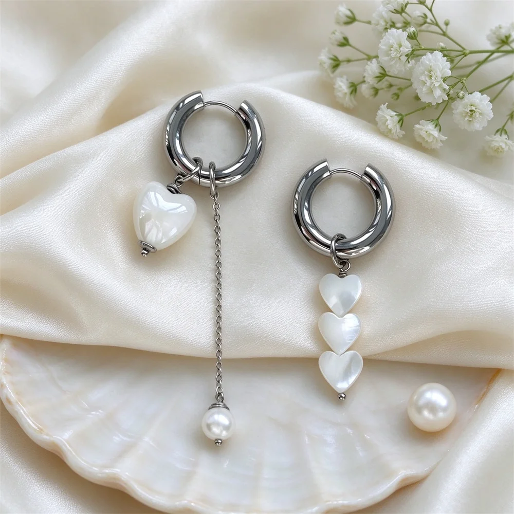 Retro New Trendy Geometric Stereo White Shell Heart-Shaped Earrings for Women Asymmetrical Imitation Pearl Earrings Punk Jewelry