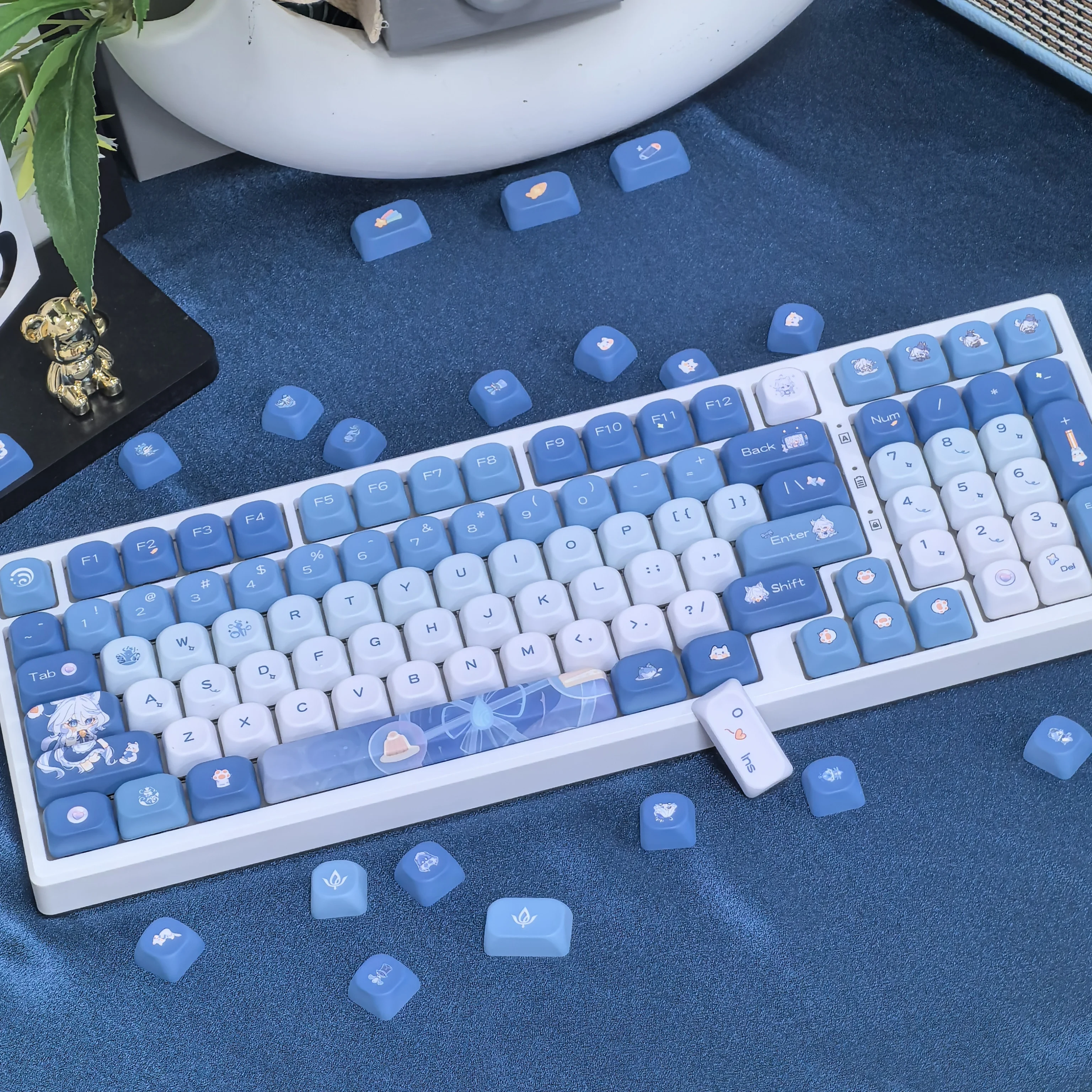 Imagem -03 - Genshin Impact Fufu Keycap 137 Chaves Azul Bonito Moa Pbt Diy87 98 104 108mx Switch Game Personagem de Desenhos Animados Xaio Frina Furina Bonito