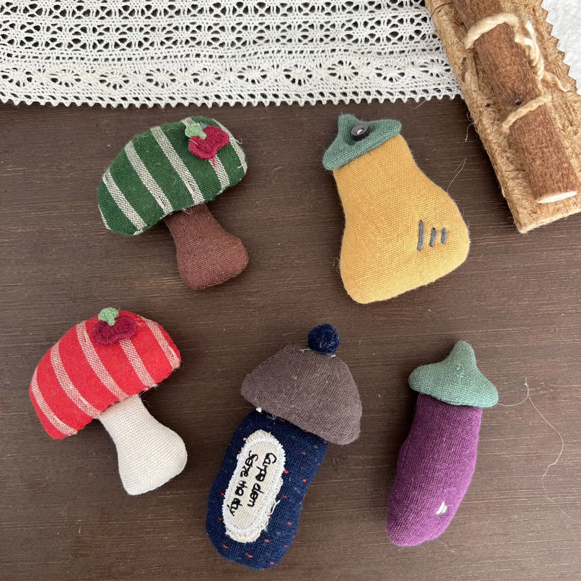 Cartoon Mushroom Brooch 1PCS 2026 New for Women Cotton Filled Fruit Bag DIY Hair Clip Shoe Sock Accessory Decor Durable Kit