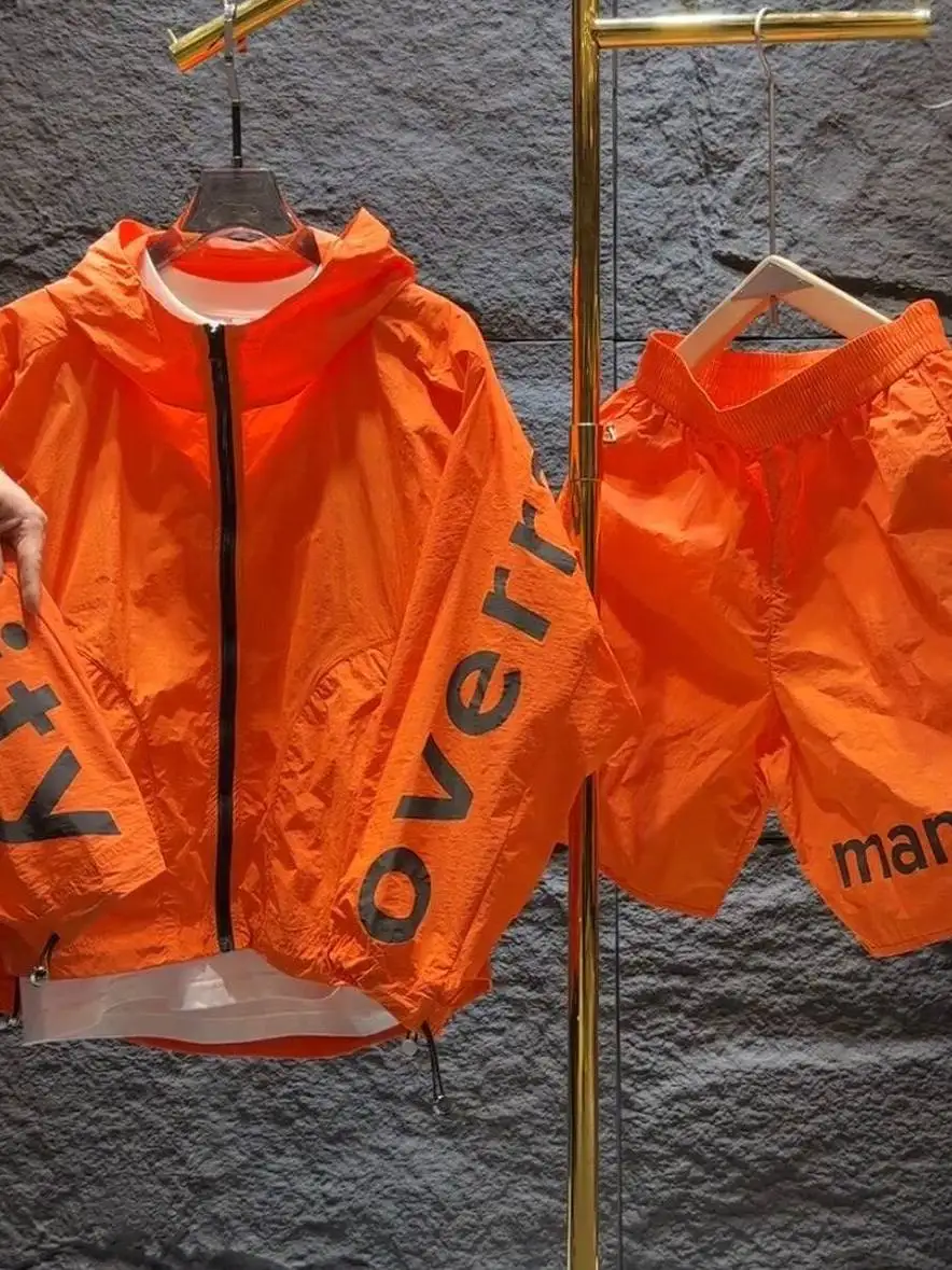 

Men's Spring Summer Sun Protection Batwing Sleeve Printed Jacket And Breathable Shorts Two-Piece Set Modern Style Casual Wear