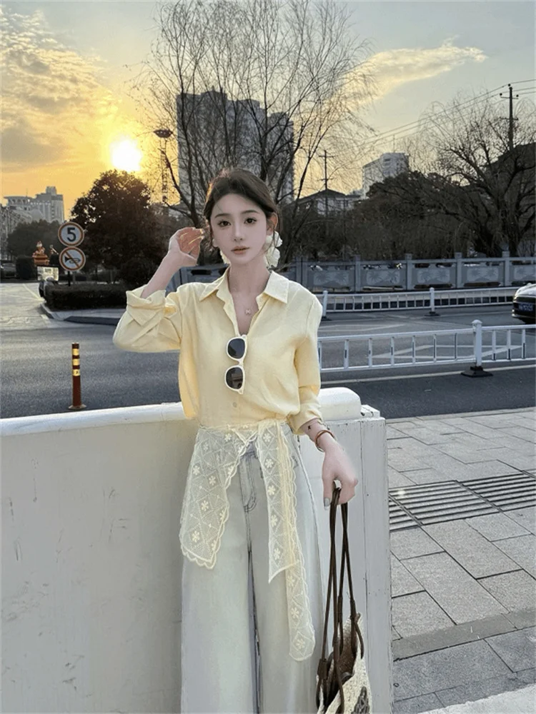 

Корейский модный комплект из двух предметов: однотонный кардиган с длинными рукавами на пуговицах и брюки для женщин. Новинка весенней коллекции. Стильный образ дня.