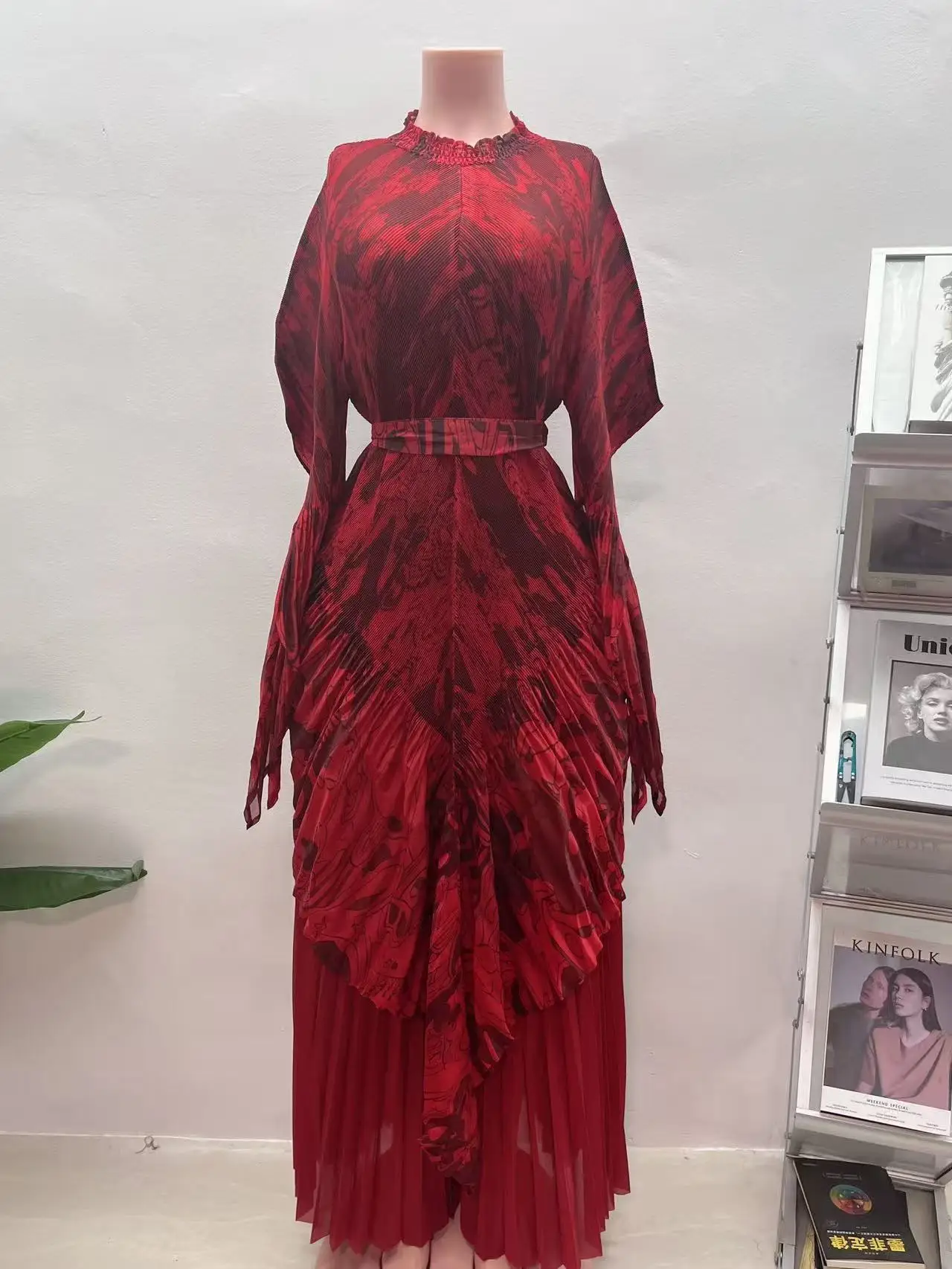 

Miyake Fringed Bronzing Dress Women's New Suit Elegant Temperament Bat Sleeve Top Wide Leg Pants Loose Women's Two-piece Set