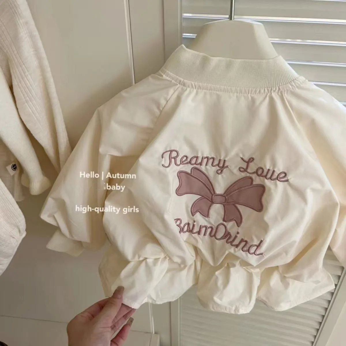 Baby Girl Coat Spring and Autumn 2026 New Style Beige Windbreaker Coat Children's Western-Style Assault Jacket