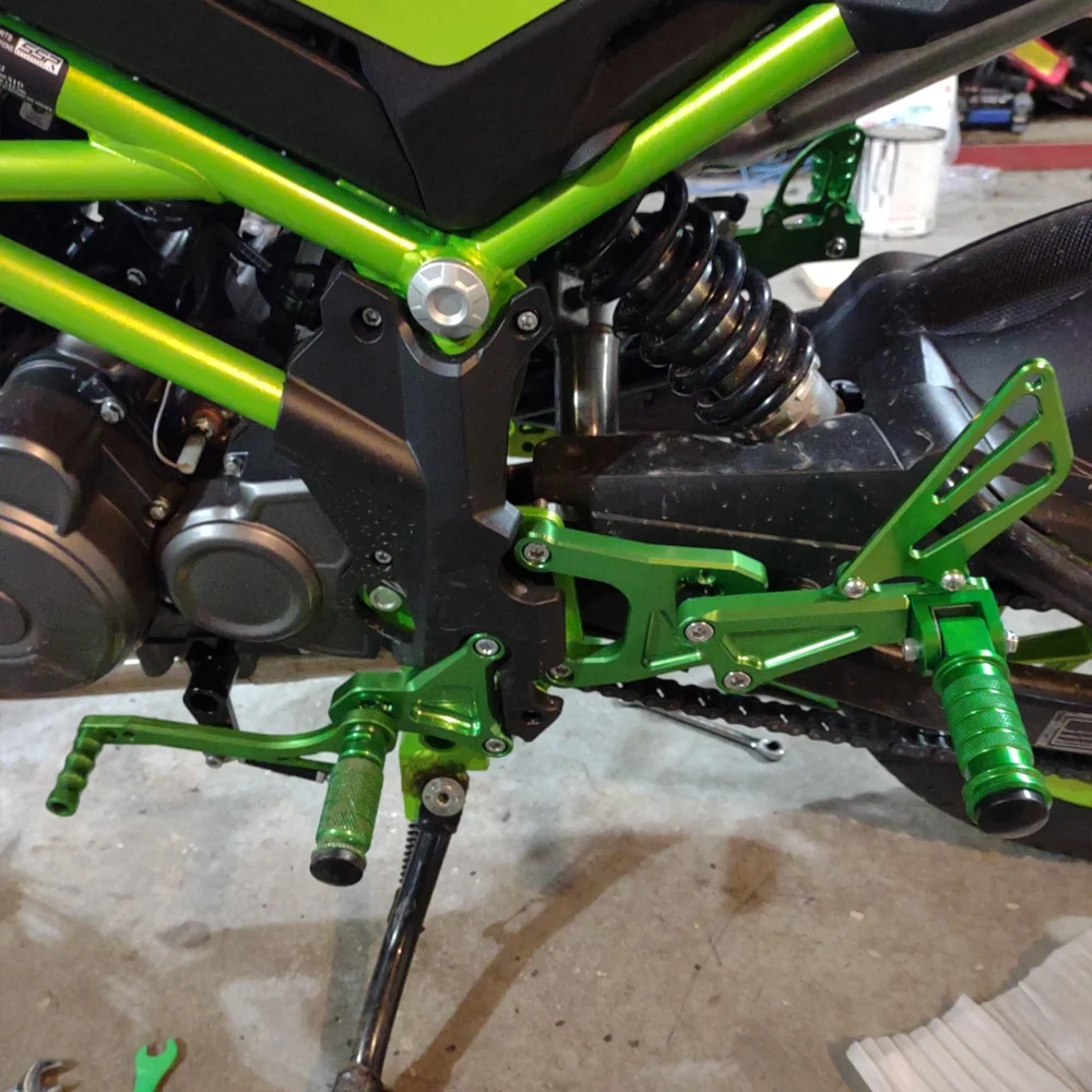 For Benelli TNT125 TNT135 TNT 125 135 2016-2023 2017 2018 2019 2020 2021 2022 CNC Footpeg Rearset Rear Set Foot Pegs Footrest