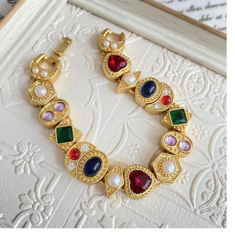 

Fashion Vintage Western Antique Reengraved Electroplated Multi-element Bracelet and Necklace Jewelry for Women Accessories