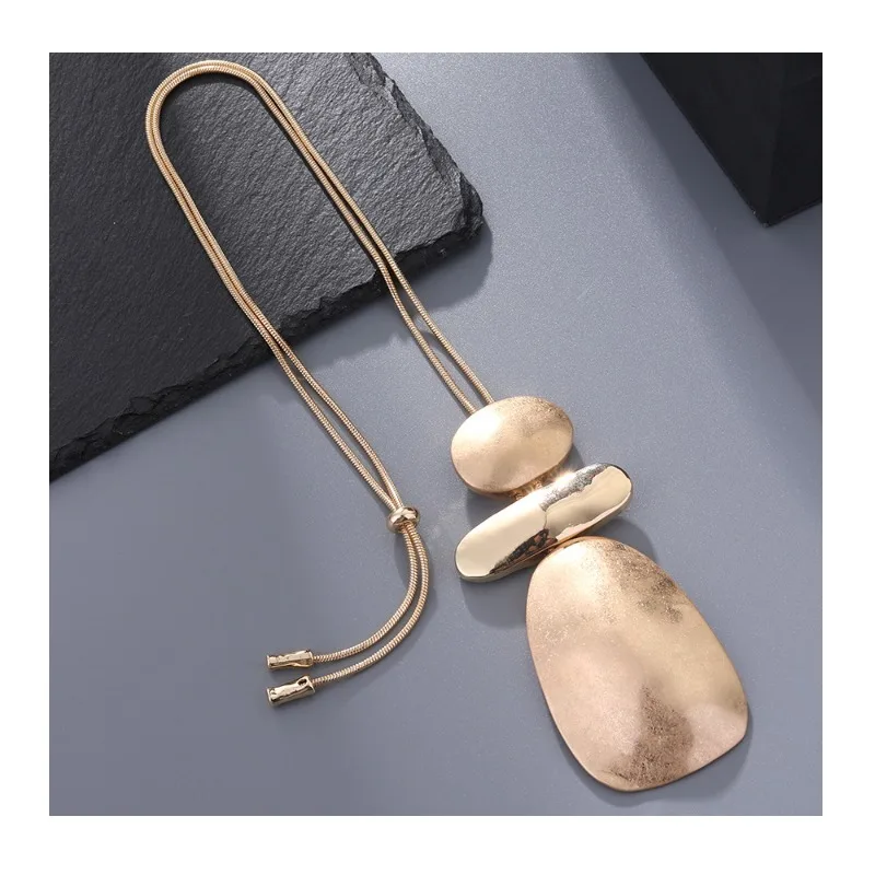 

Gold Irregular Geometric Pendant Necklace Women's Light Luxury High-end Sweater Chain Niche Design Long Necklace