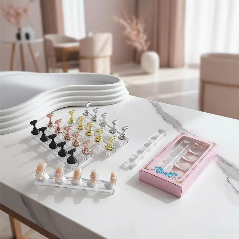 Magnetic Nail Practice Stand Chess Shape Nail Holder Strong Magnet Fake Nail Display Rack For Beginner Nail Art Training Use