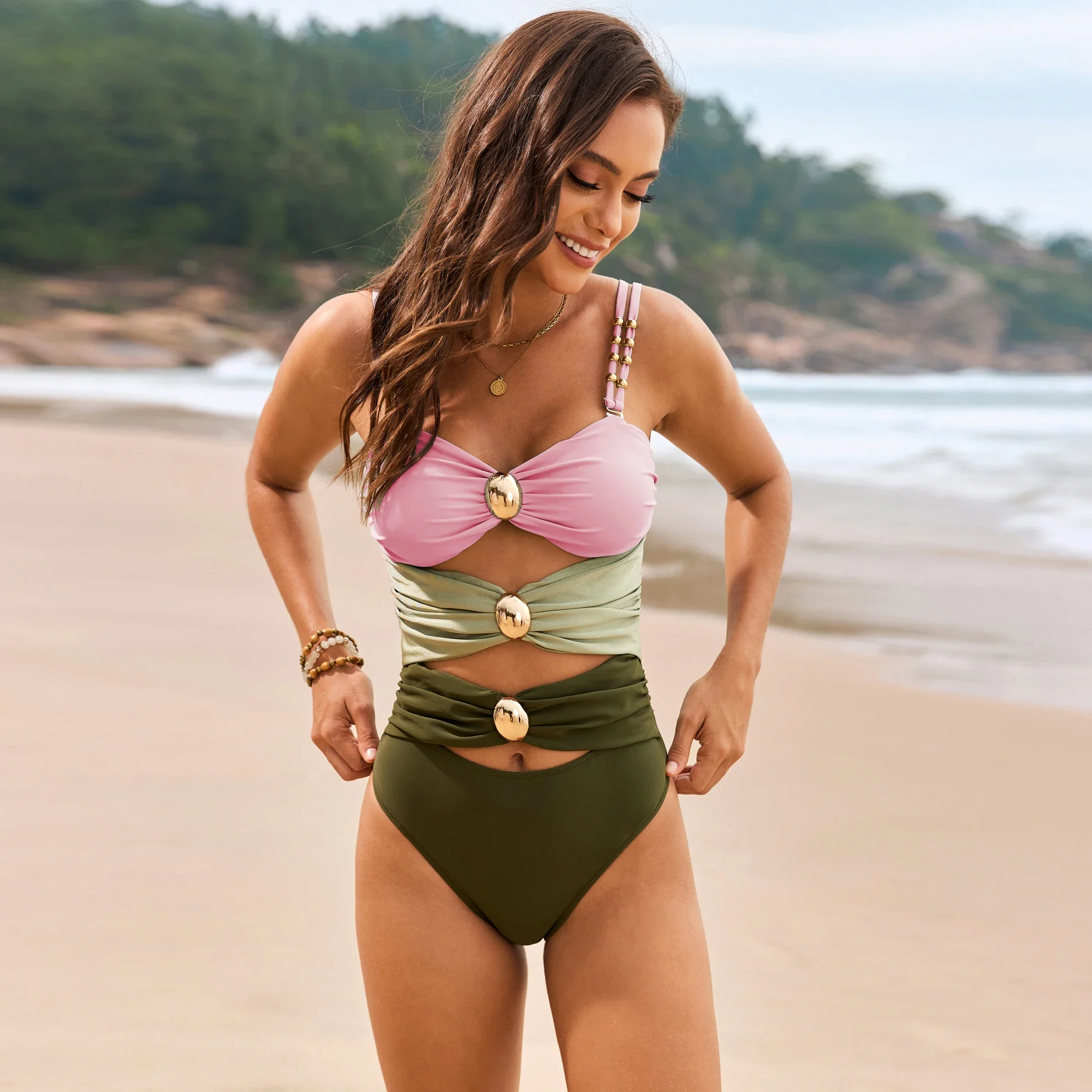 2025 new swimsuit solid color splicing popular metal buckle one-piece swimsuit