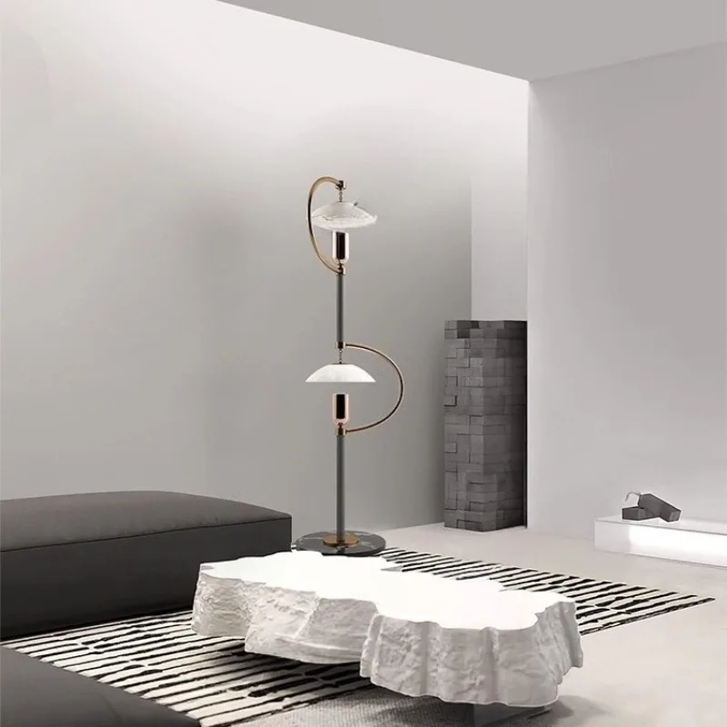 European Designer Stainless Steel Floor Lamps Acrylic Home Decorative Bedsides Sofa Side Vertical Floor Lighst Hotel Office Cafe