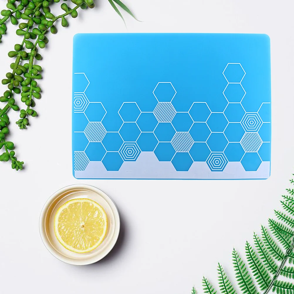 

Waterproof Non-Slip Table Placemat Light Blue Plaid for Home Restaurant Protection Elegant Decor Ideal Gift for -Warming