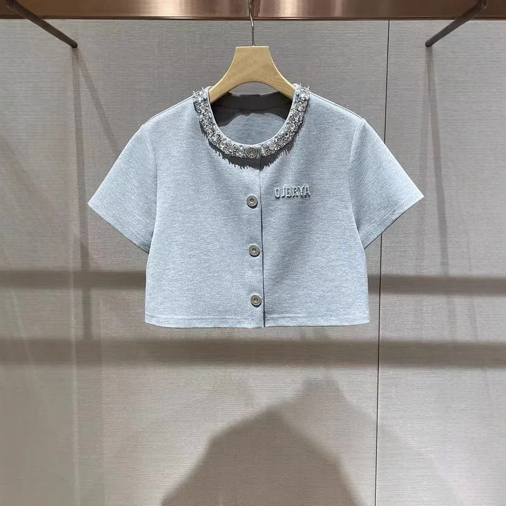 2025年夏 ミュウ風装飾ラウンドネックTシャツ＆ショートパンツセット カジュアルシックアンチエイジングファッション レディースツーピースセット