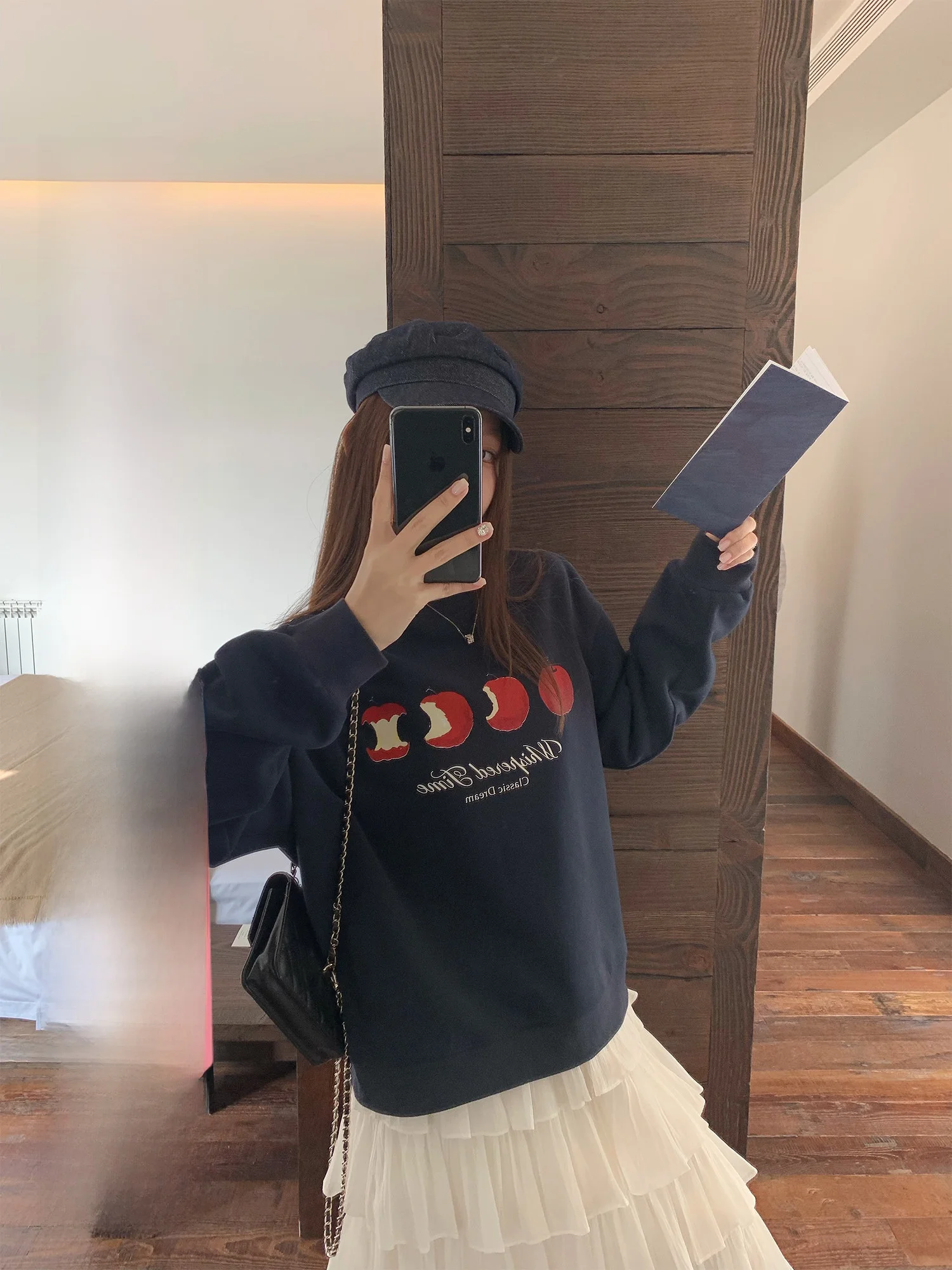 

Eateat Orange Early Spring New Style Loose Fit Women's Long Sleeve round Neck Printed Hoodless Sweatshirt in Denim Color
