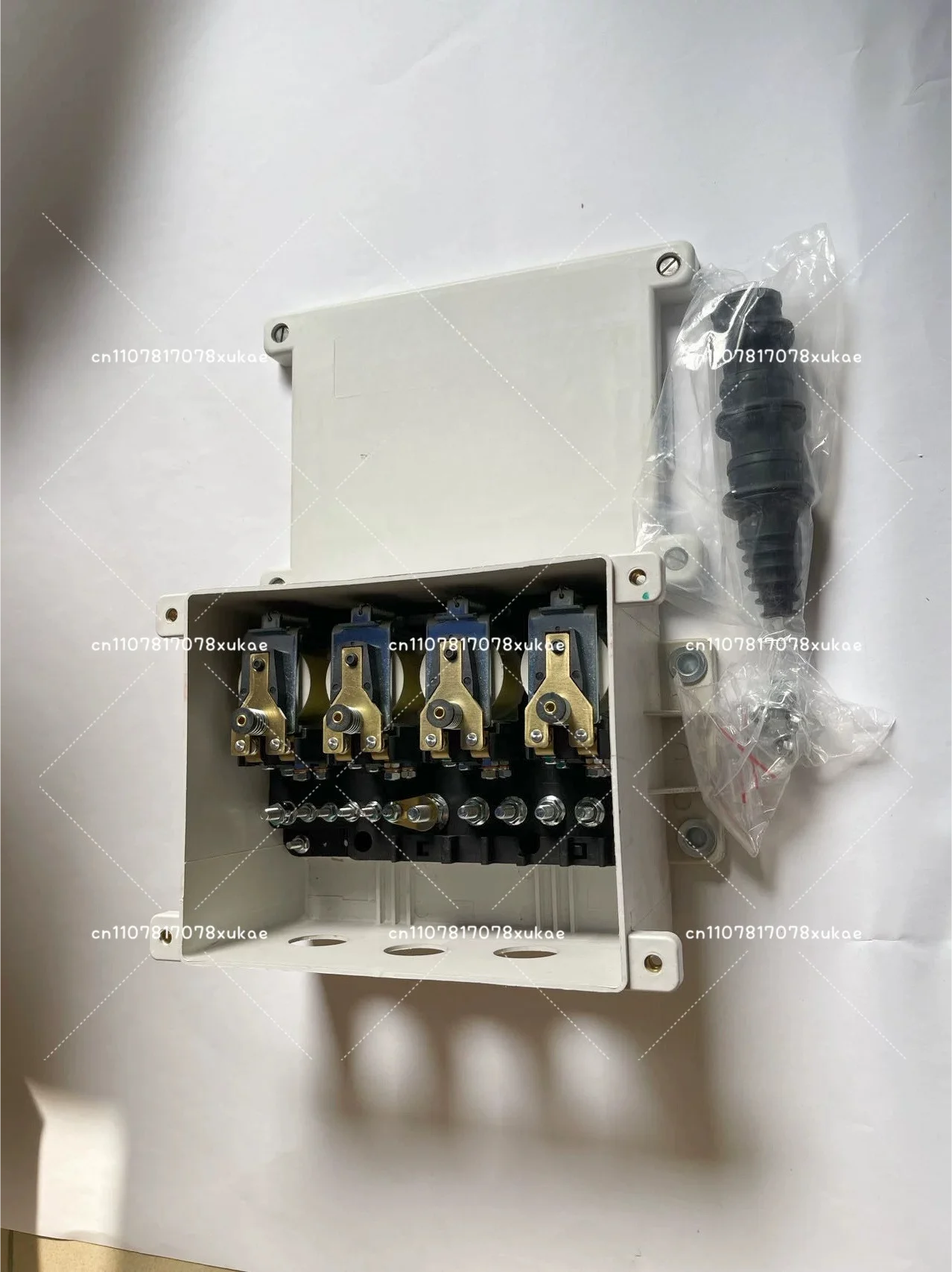 Durable JD332121 A Retarder Relay Control Box, Suitable for Magnetic Brakes on Buses, Coaches, and Tour Buses