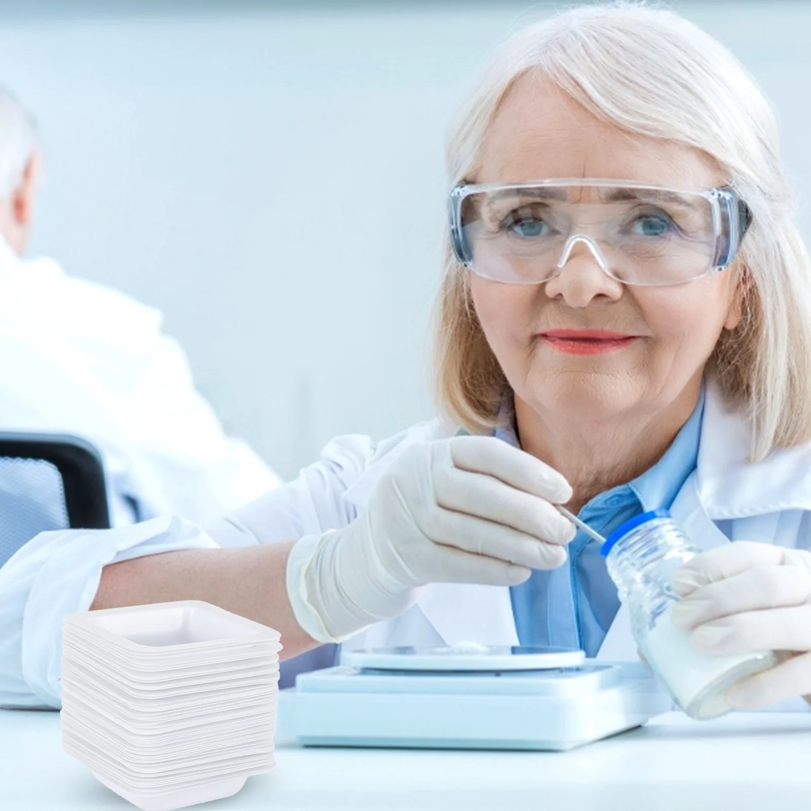 

50Pcs Anti-Static Weighing Plate Plastic Weigh Boat Laboratory Measuring Tray Durable Weighing Plate Weigh Boat