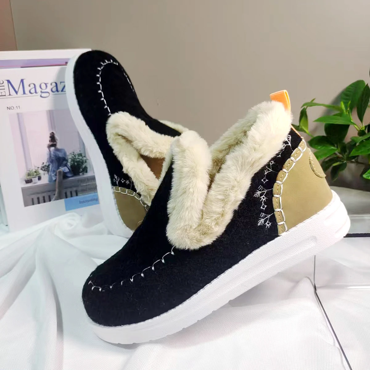 Winter Women's Plush Skin-friendly Warm Snow Boots 2026 New Sewing Thread Non-slip Wear-resistant Round-headed Cotton Shoes