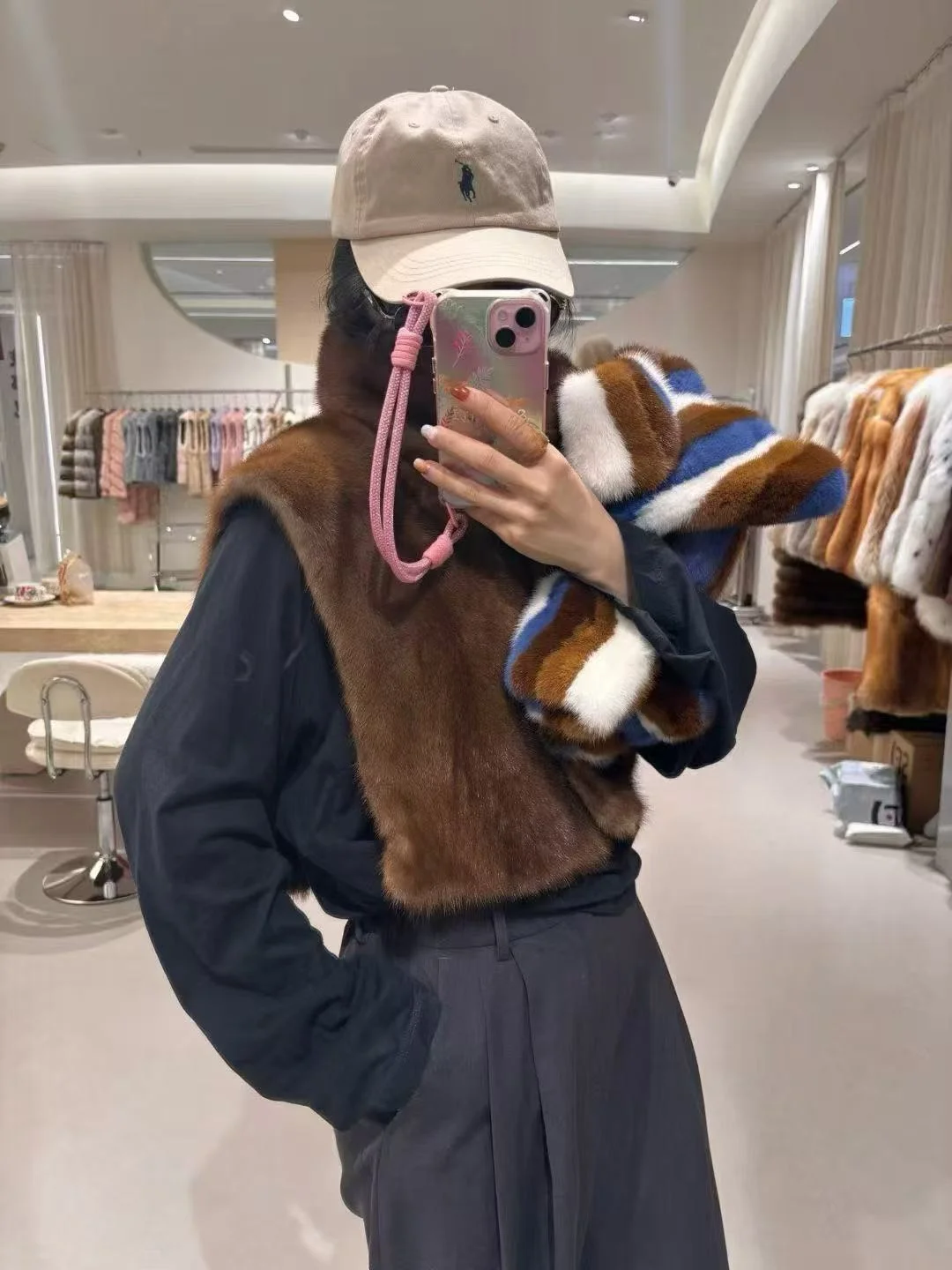 Stylish Short Sleeveless Fashionable Shoulder Wrap  Cloak High Collar Polyester Fiber Street Style Women's Vest Autumn Wi...