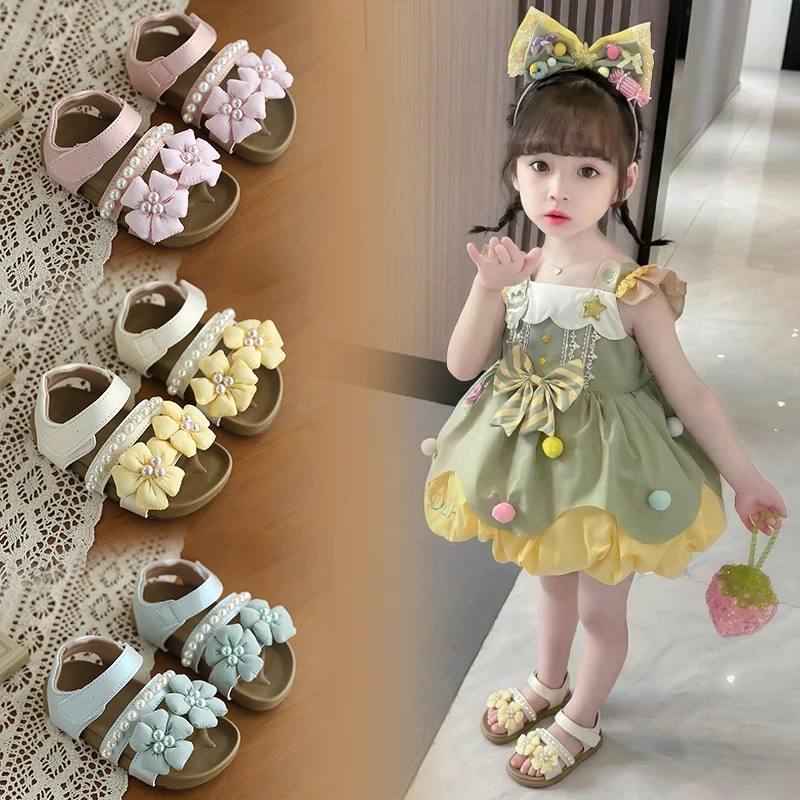 Kids Sandals 2026 Summer Korean New Style Girls Cute Flower Princess Flat Shoes Soft PU Leather Sandals Comfortable Beach Shoes