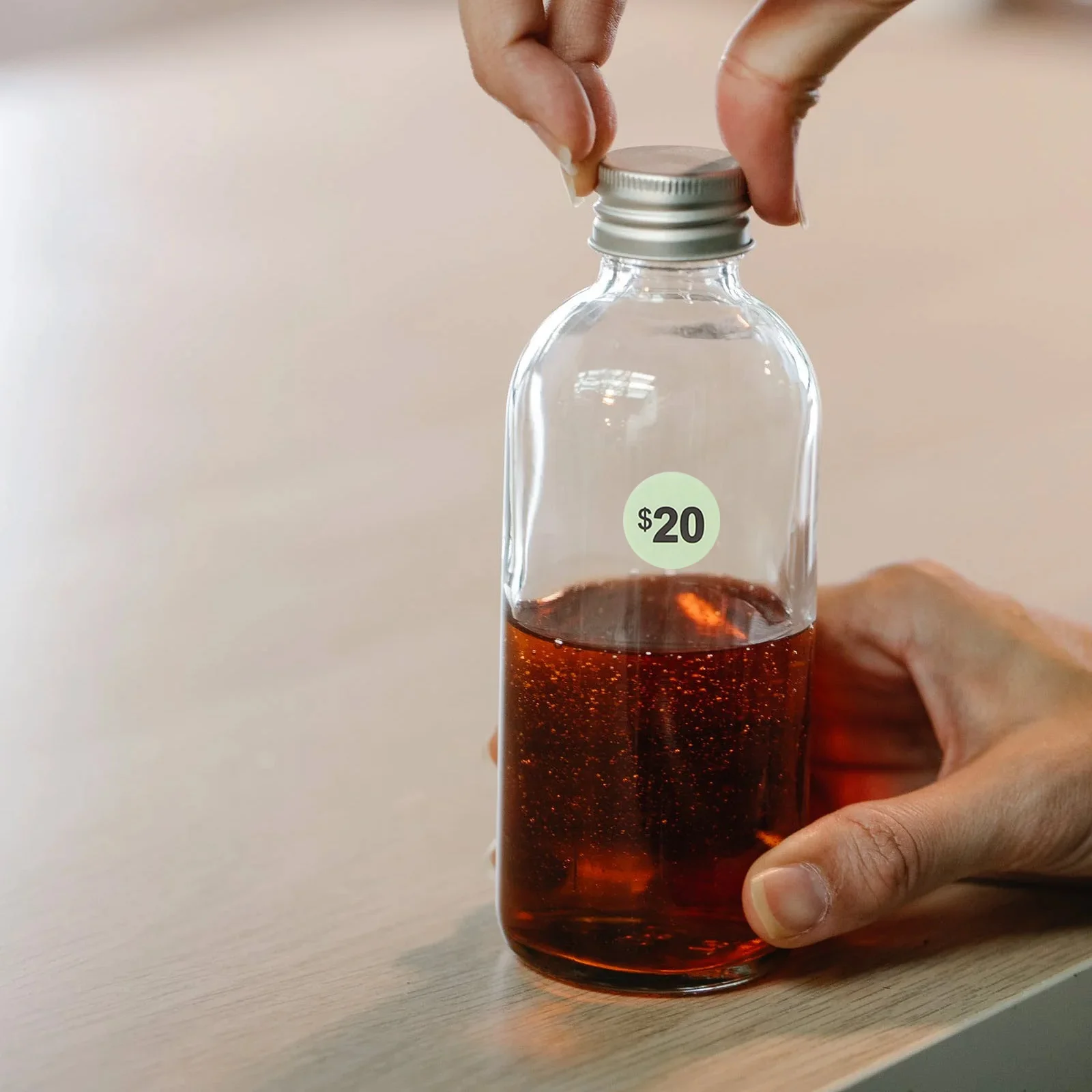 30 ورقة من ملصقات التسعير، علامات أسعار لاصقة لامعة للبيع، عناصر المرآب، ساحة السوق، متاجر البيع بالتجزئة، الأعمال الصغيرة