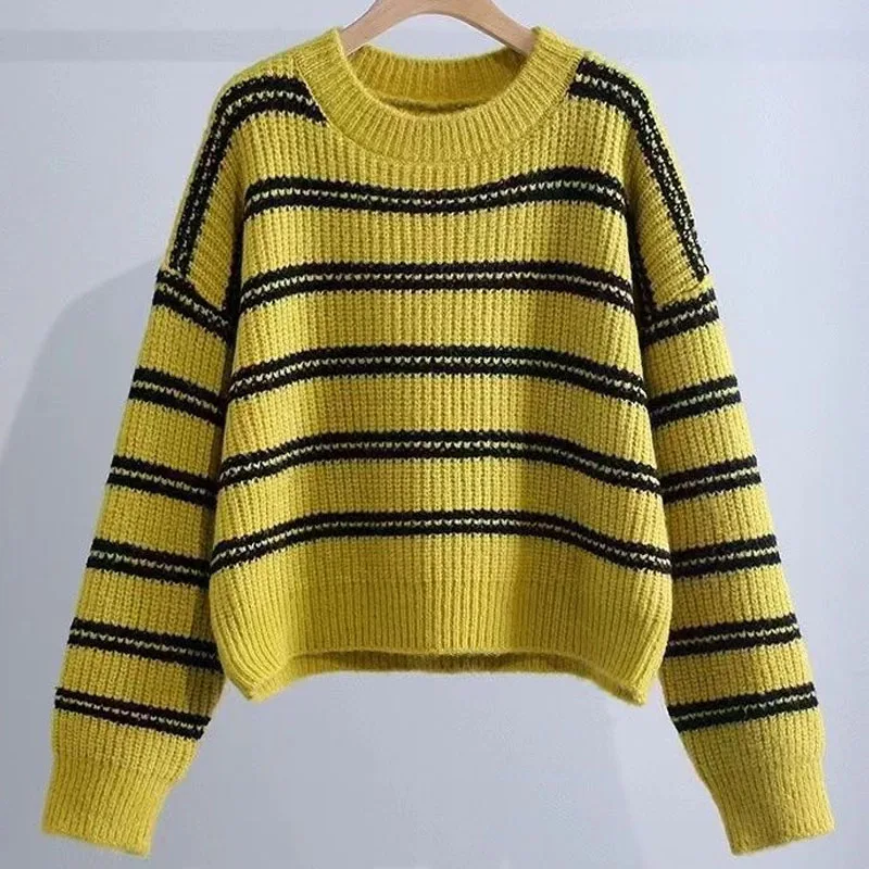 New Autumn/Winter Fashion Trend Stripe Color Matching Round Neck Short Versatile Loose Reducing Age Women\'s Knitted Sweater