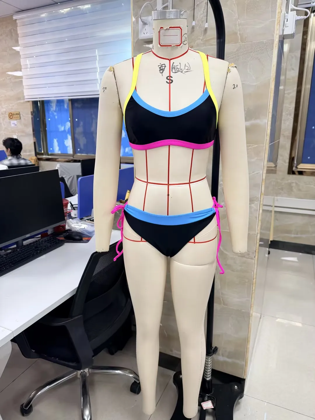 

Women 2 Piece Bikini Set Contrast Color Halter Neck Bra and Thongs Casual Bathing Suits for Beach Pool