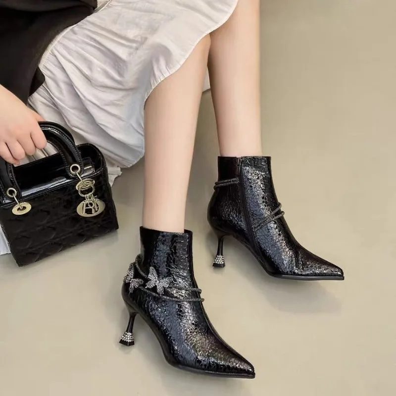 Botines puntiagudos de otoño para mujer, botines de tacón muy alto, zapatos cortos para mujer, botas de tacón, tendencia novedosa, venta 2024