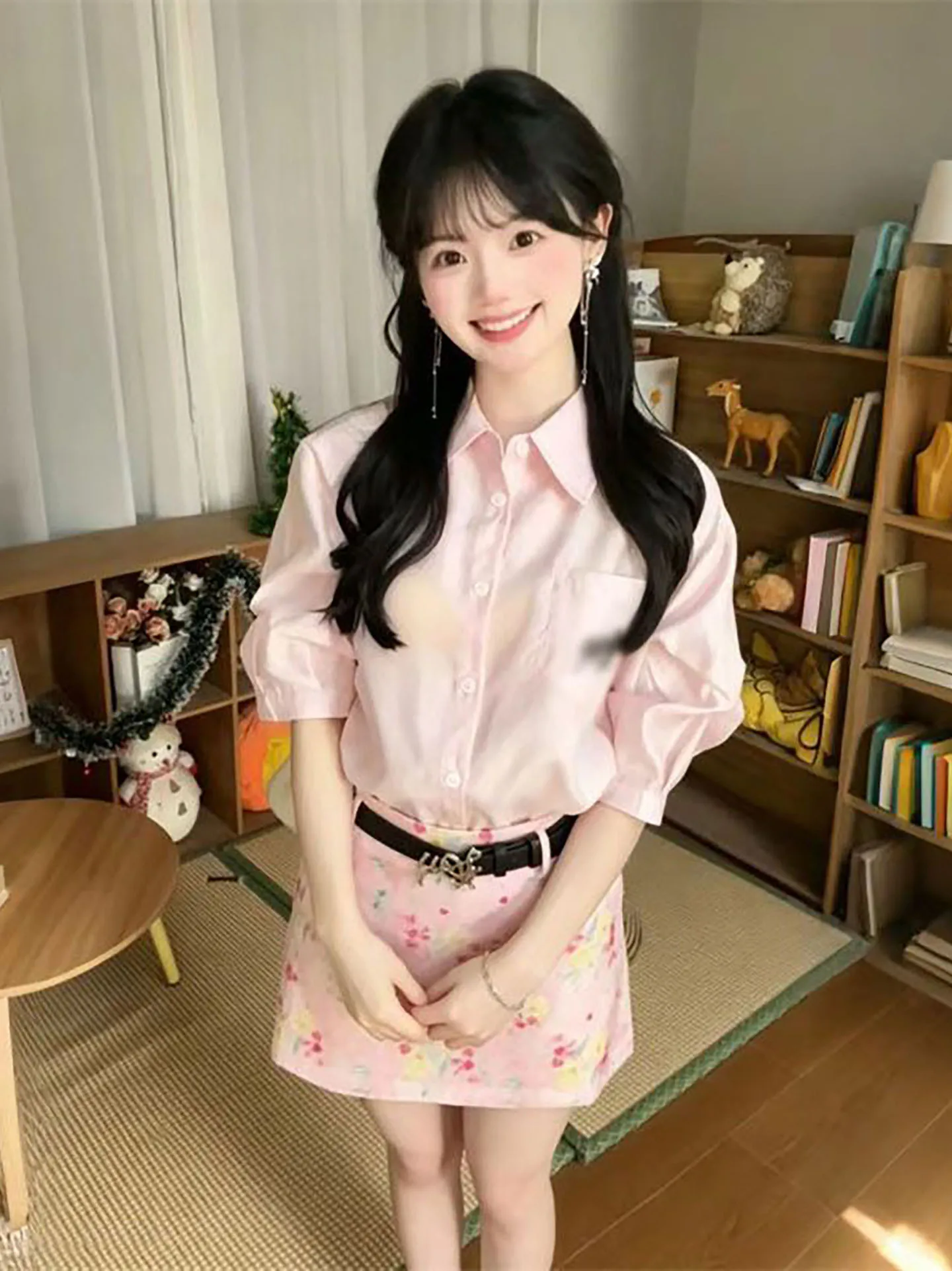 

Pink Neck Shirt And Floral Short Skirt Two Piece Set Gentle Sweet Anti Aging for Younger Looking Small Stature Women