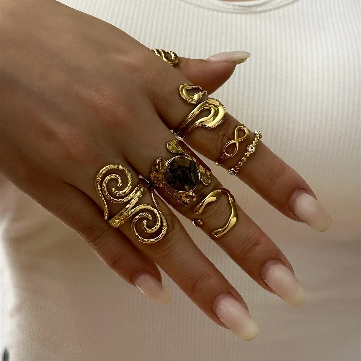Edelstahl-Spiralring mit Lava-Infiniti-Schleifenmuster, gehämmert, für Damen und Herren, unregelmäßiger, strukturierter, geometrischer Ring, Punk-Schmuck – Detail 8
