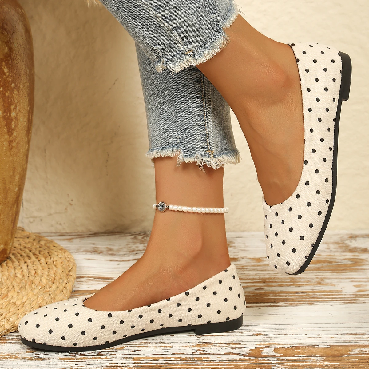 Women's Polka Dot Ballet Flats Slip on Round Toe Casual Shoes Comfortable Office Work Flats for Ladies