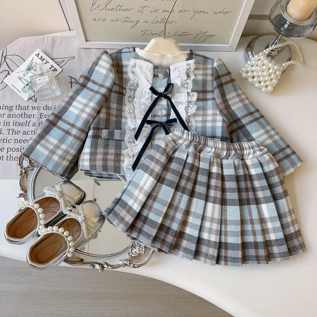 Girls Suit 2025 Autumn and Winter New Childrens Clothes Girls Baby Thick Lace Plingham Coat Pleated Skirt Two Sets Simple