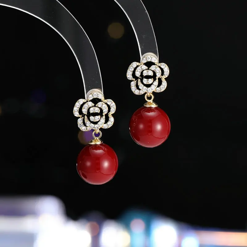 كاميليا أقراط كلاسيكية وأنيقة مرساة حمراء راقية