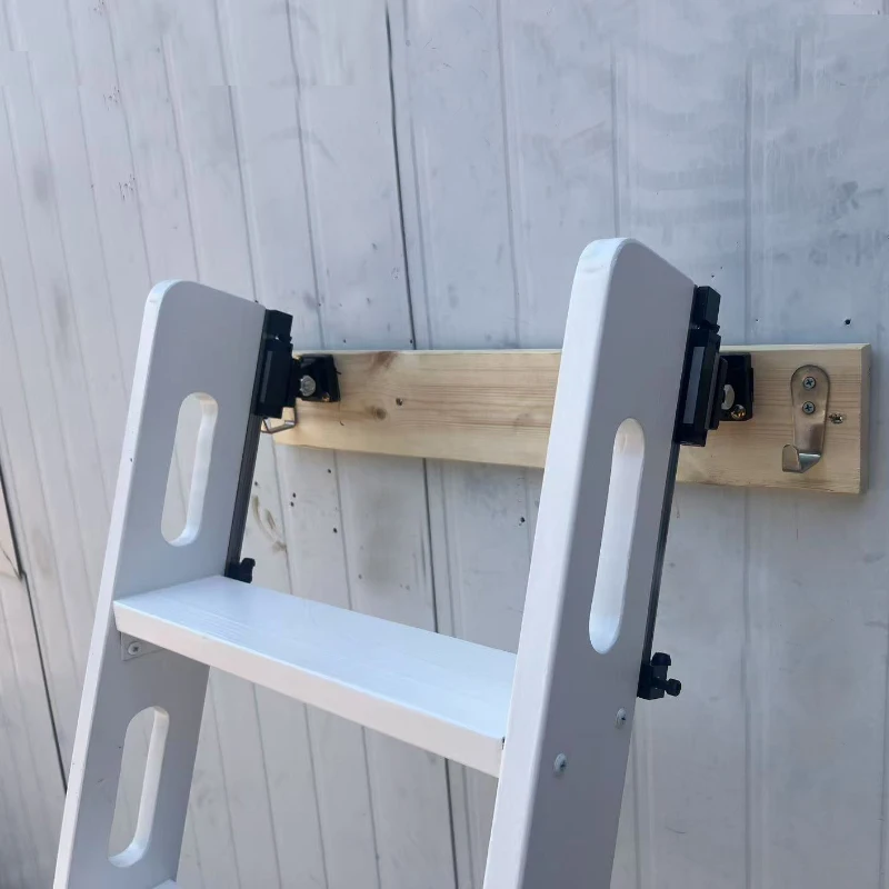 La scala in legno per uso domestico può essere memorizzata verticalmente Scala retrattile in legno massello Scala da letto su e giù