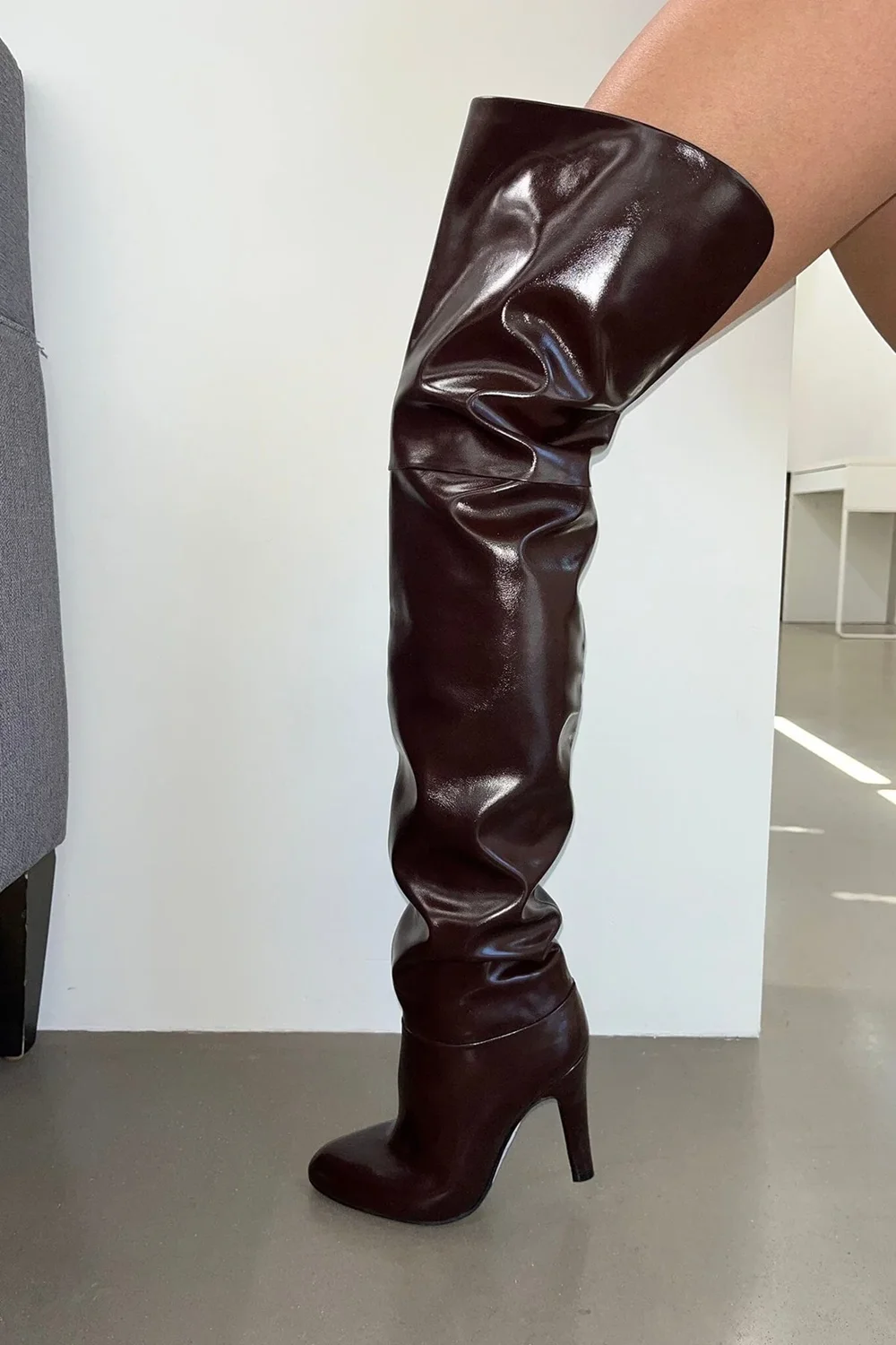 

Dark Brown Leather Pointed-Toe Thigh-High Boots Slouchy Silhouette Stiletto Heel Design Retro Style Plus-Size Women's Boots