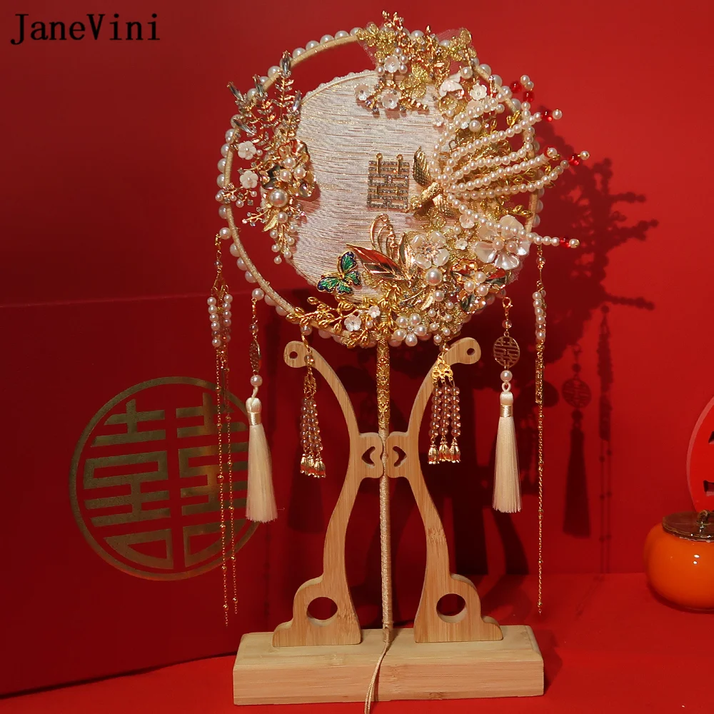 JaneVini 2023 Luxury Gold Bridal Bouquets Fan Long Handle Handmade Flowers Pearls Chinese Metal Fans Wedding Jewelry Accessories