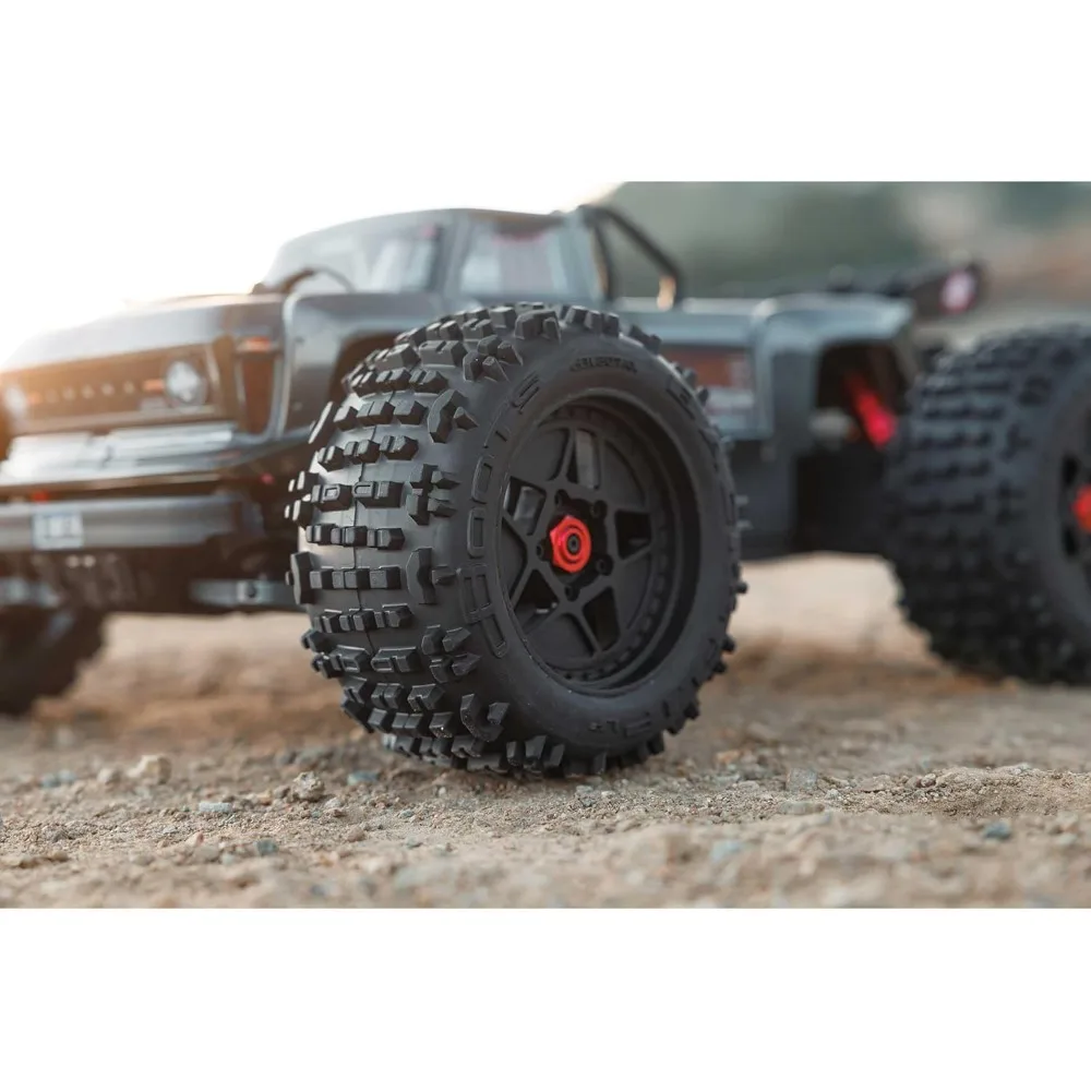RC Truck Outcast 4X4 4S BLX 1/10TH 4WD Stunt Truck RTR (batterij en oplader niet inbegrepen), Gunmetal,