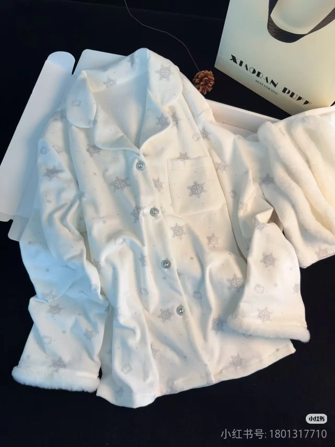 

New Sle Sweet Cute Hello Kitty Lace Trim Open Cardigan Anime Warm Velvet Spwear Women's Autumn Winter Two Piece Set Polyester