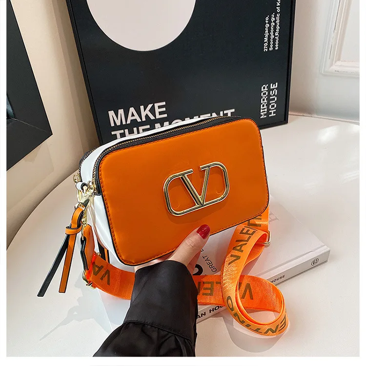 

2025 New Women's Premium Textured Bag - Versatile Chain, Small Square, Shoulder/Crossbody