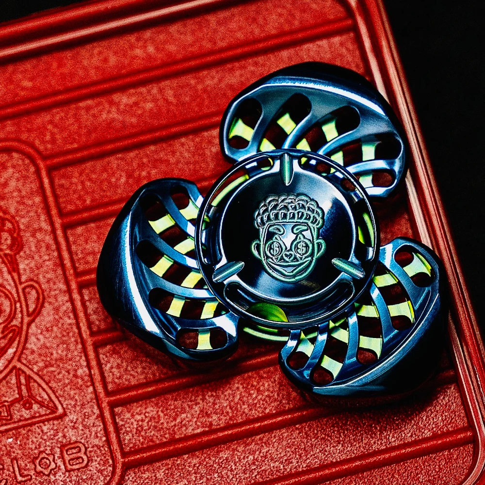 ZacLab EDC ฟิดเจ็ตสปินเนอร์ไทเทเนียมขนาดเล็ก รุ่นลิมิเต็ด 88 ชิ้น สัมผัสการใช้งาน ฟิดเจ็ตสปินเนอร์สามใบพัด ช่วยบรรเทาความวิตกกังวล