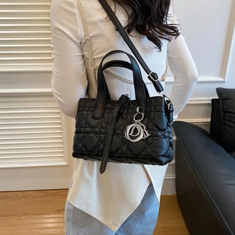 

Изящная повседневная женская сумка, изысканная модная модная сумка через плечо для студентов, легкая и универсальная сумка в кампусном стиле