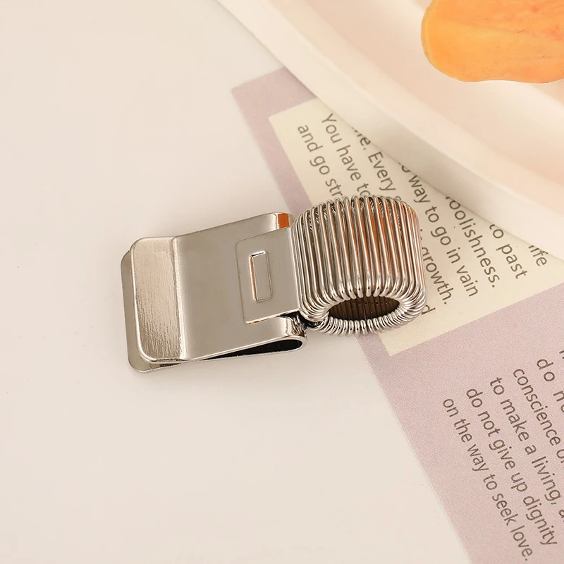 Metalen penclip met veer Creatieve gouden retro veerclip Studentenpenclip voor notitieboekjes School